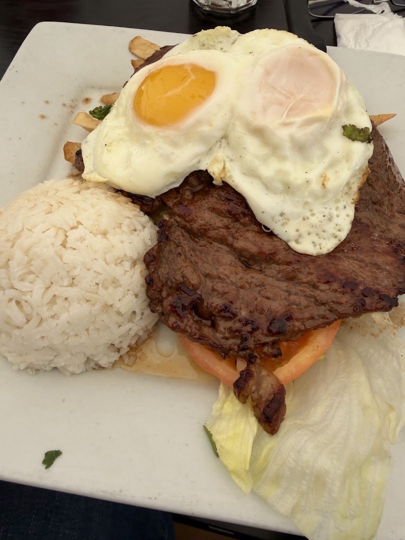 Peruvian plates on a casual restaurant table.